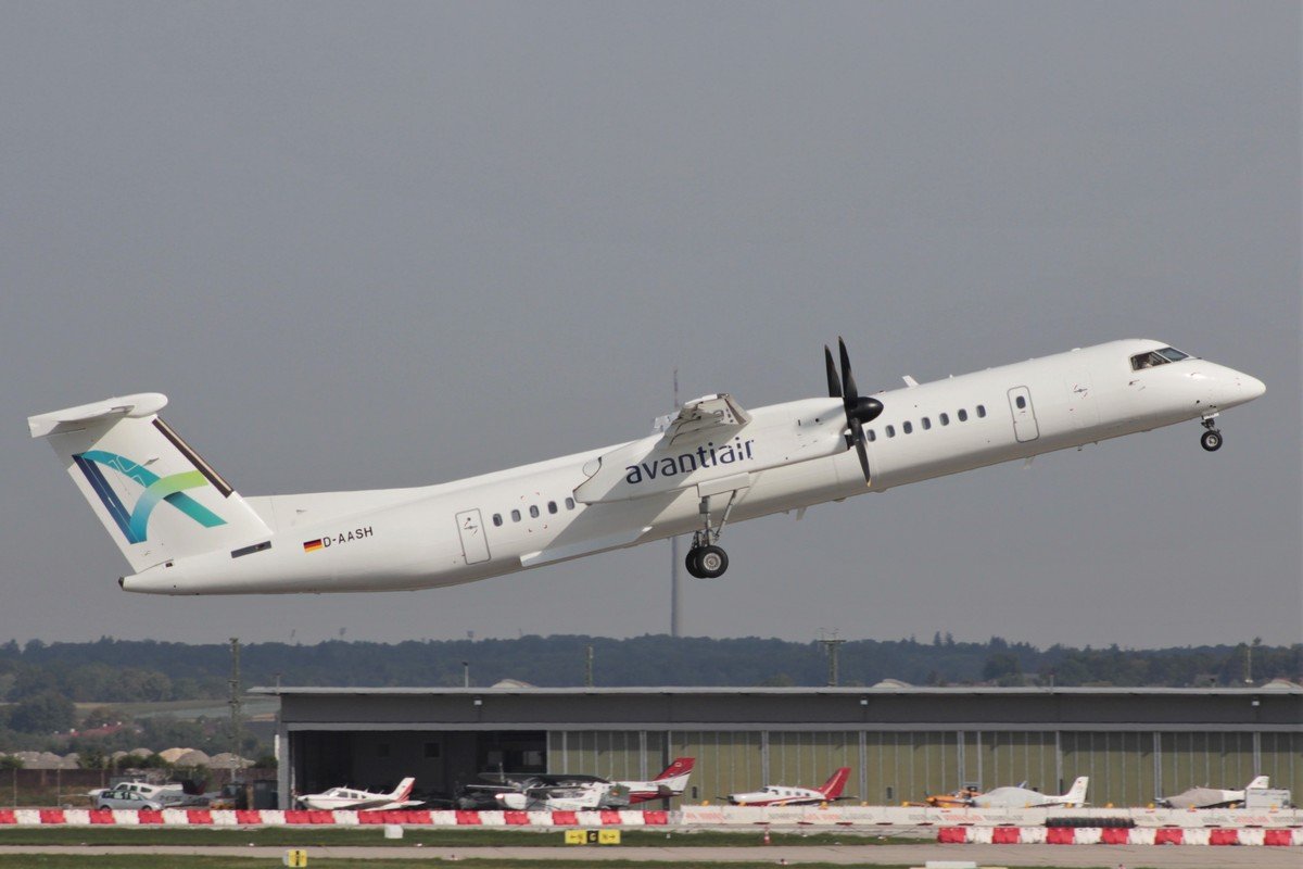 D-AASH      De Havilland Dash 8-400    Avanti Air