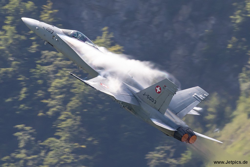 J-5003180823.jpg