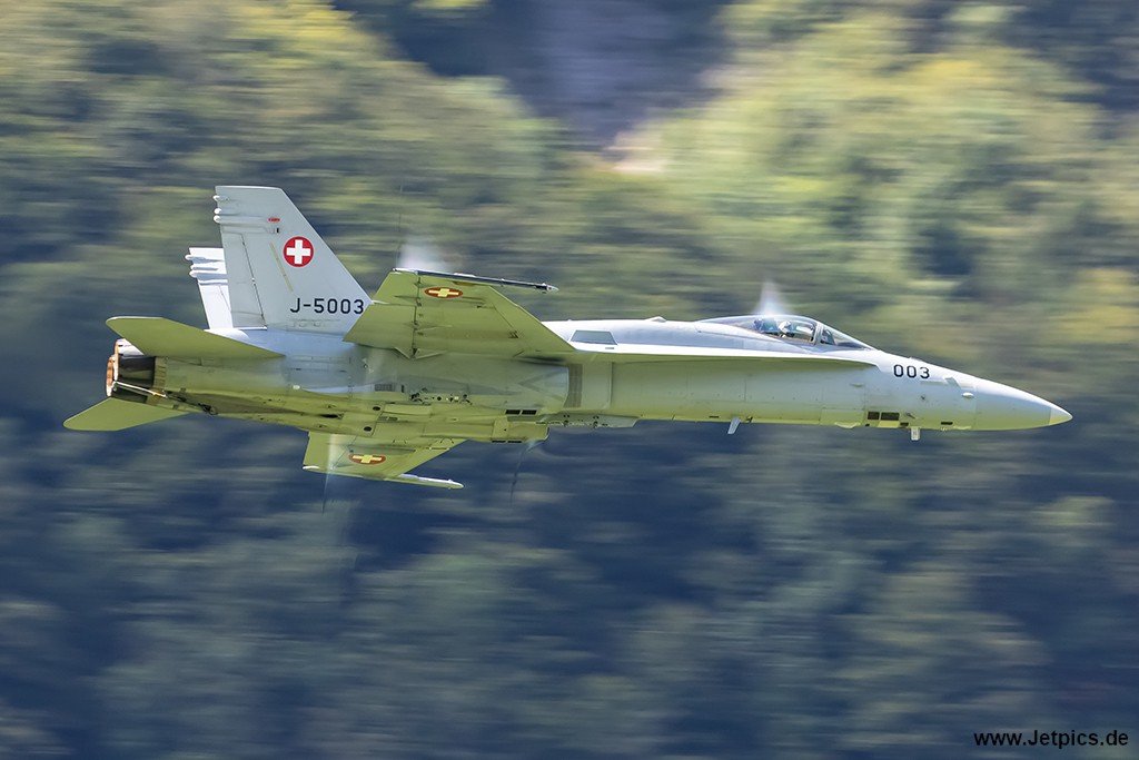 J-5003180823c.jpg