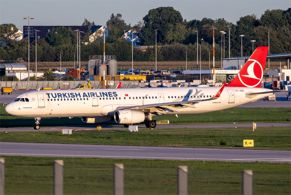 Turkish Airlines / TC-JSO / Airbus A321-231