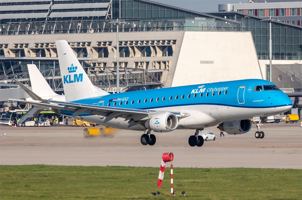 KLM Cityhopper / PH-EXZ / Embraer 170-200STD