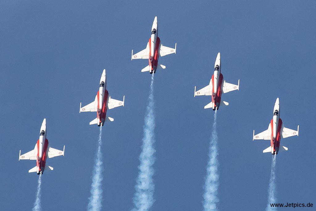 J-3084180823b.jpg
