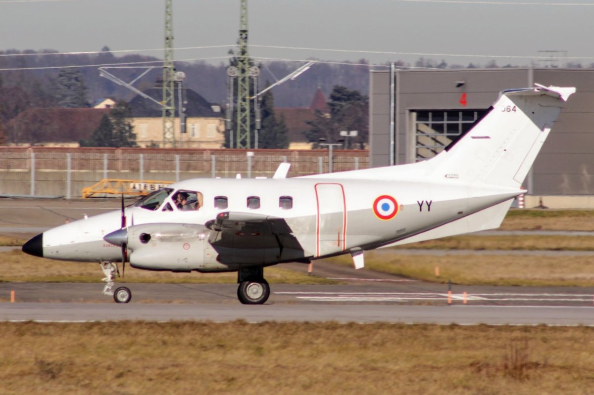 064/YY EMB-121AA Xingu armée de l'air