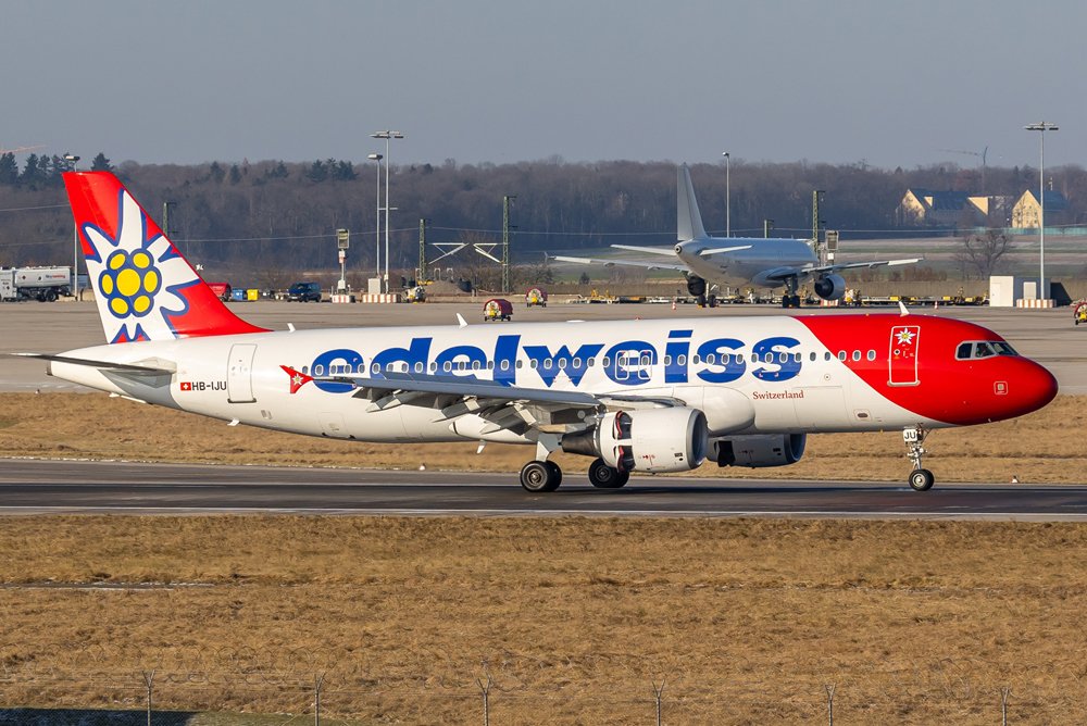Edelweiss Air / HB-IJU / Airbus A320-214