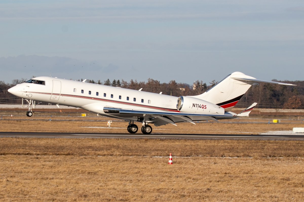16.1.2024_NetJets_N114QS_GL5T_2.jpg