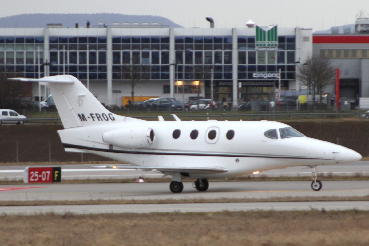 M-FROG    Beech 390 Premier IA