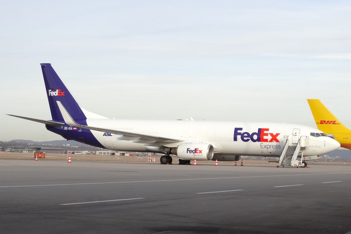 OE-IXA           737-8AS(BCF)          FedEx