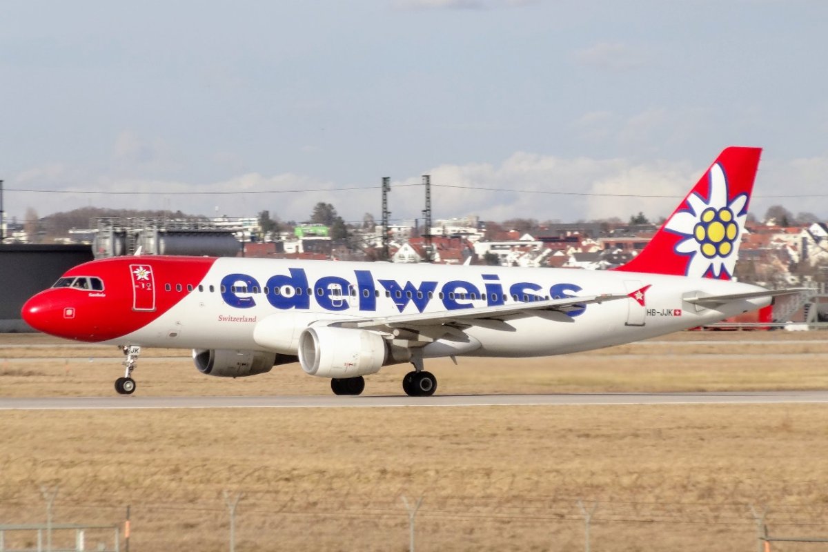HB-JJK       A320-214           Edelweiß Air