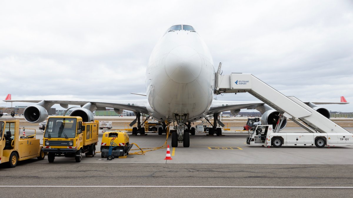 One Air B747-433 BDSF G-UNET