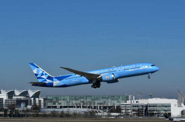 A6-BND Etihad Airways 787-9 Dreamliner Manchester City F.C.