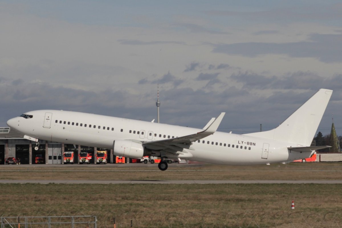 LY-BBN     737-8GJ(WL)      Klas Jet