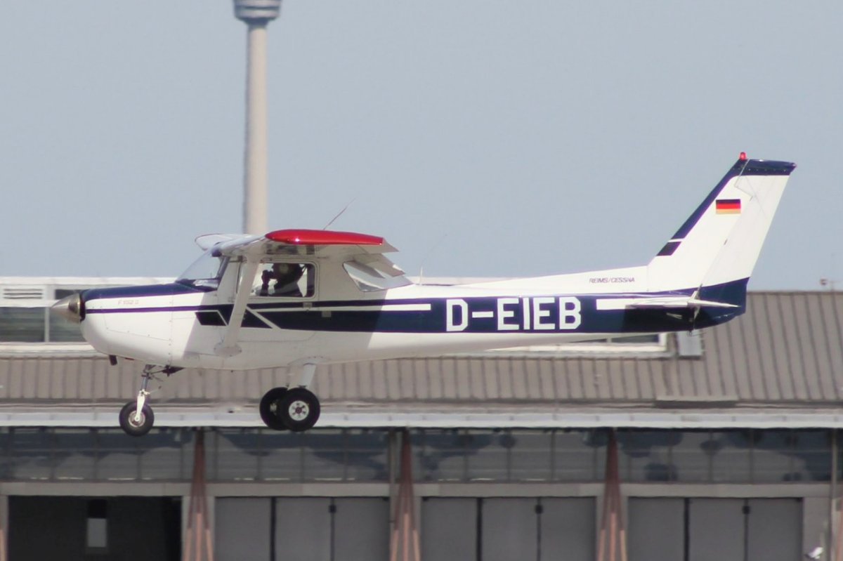D-EIEB   Reims Cessna F152