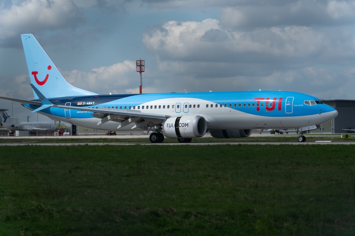 D-AMAY TUI 737 MAX 8.jpg