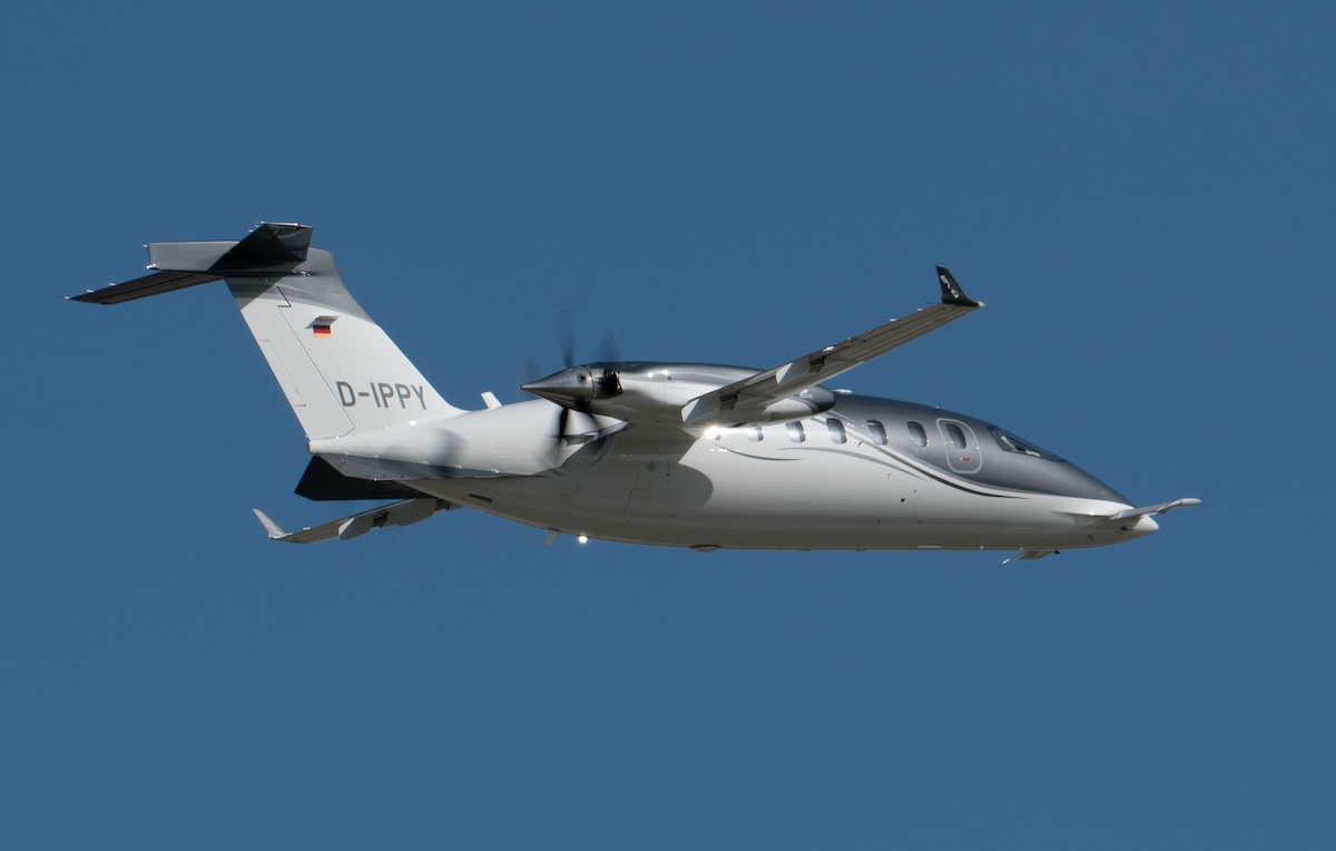 D-IPPY AirGO Private Airline P180.jpg