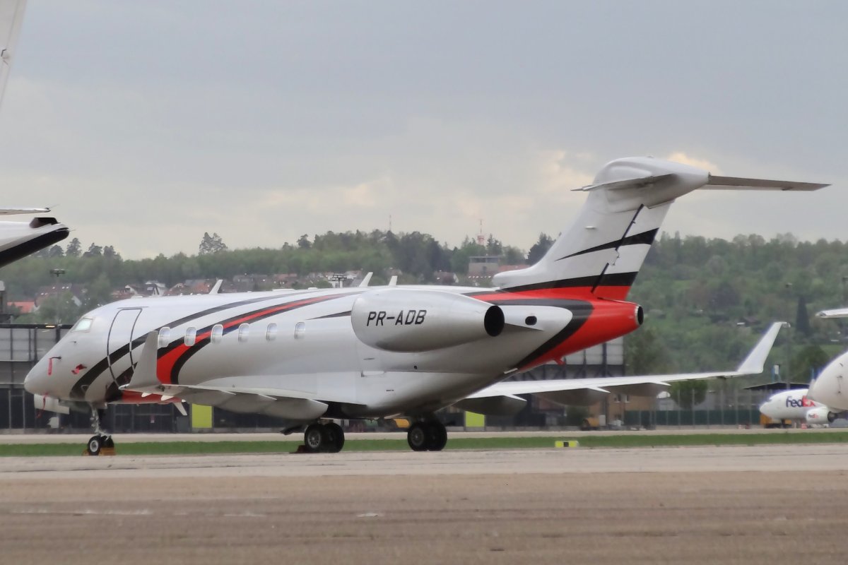 PR-ADB         Bombardier Challenger 300