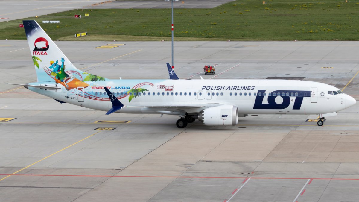 LOT Polish Airlines B737-8MAX SP-LVL