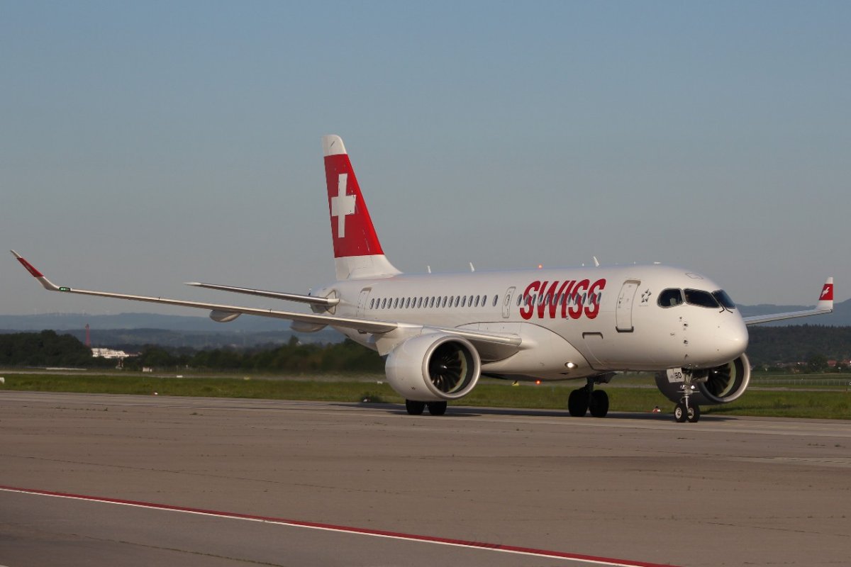 HB-JBD             A220-100          Swiss