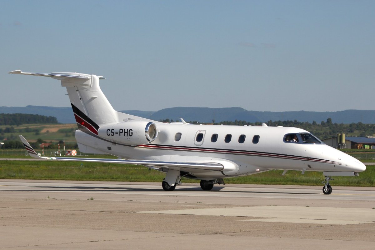 CS-PHG      Embraer Phenom 300     NetJets