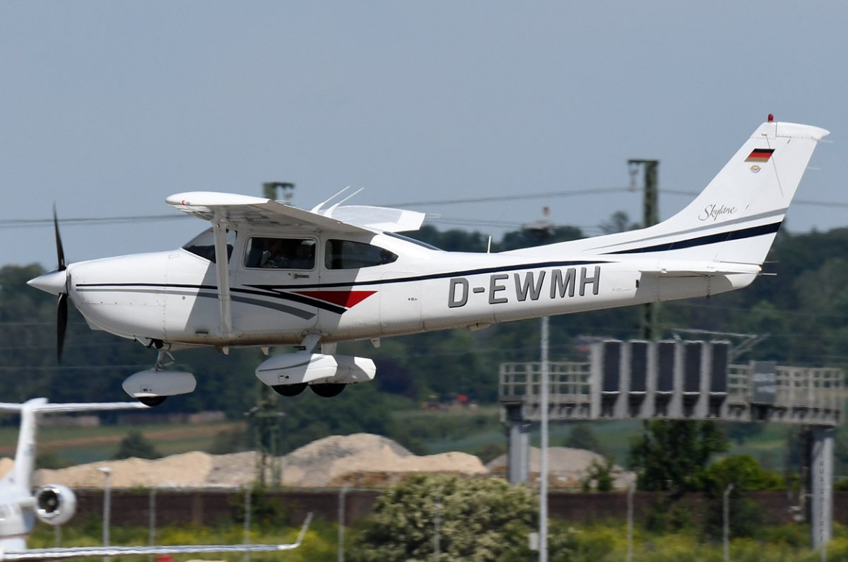 D-EWMH.jpg