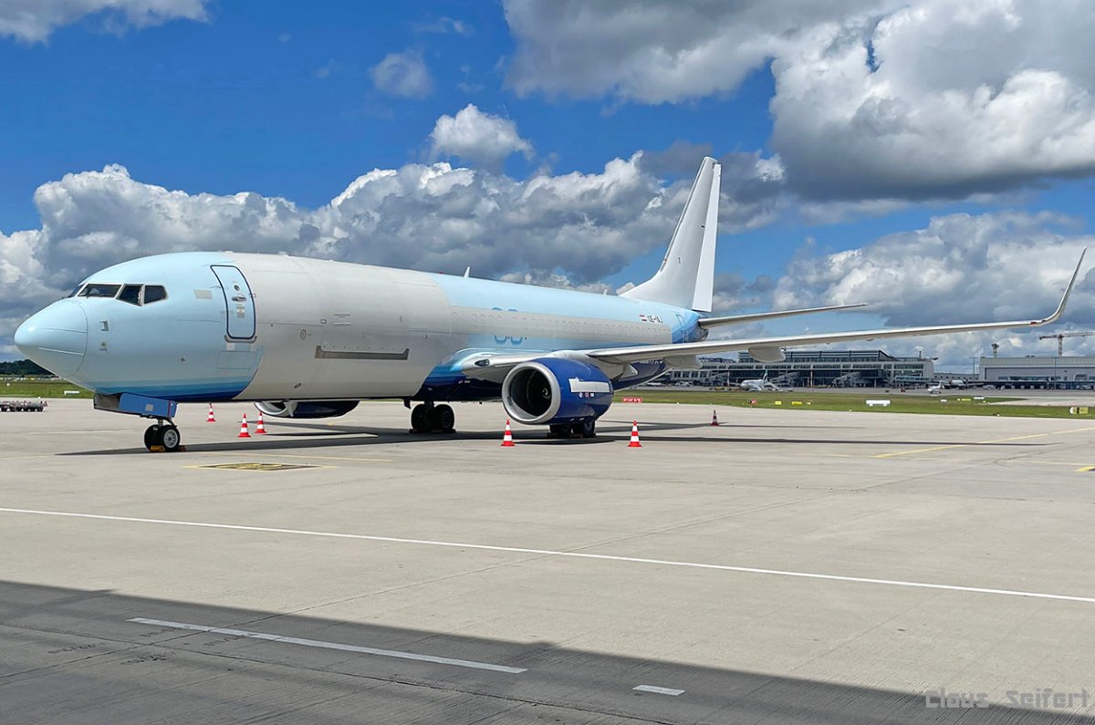 OE-IXJ .jpg