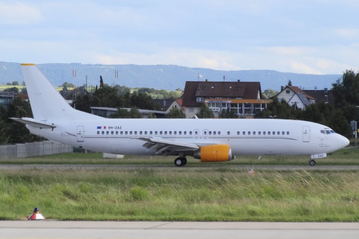9H-ZAZ         737-436          Air Horizont