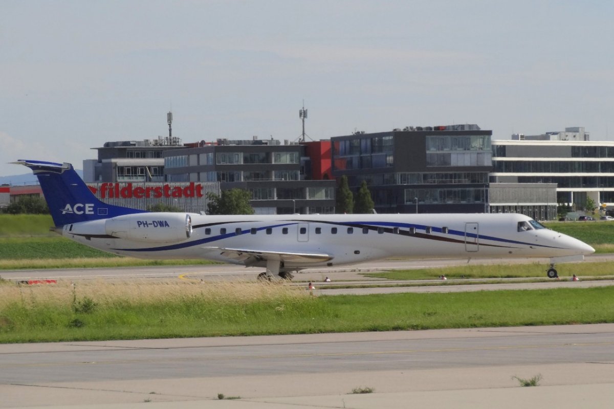 PH-DWA        Embraer ERJ-145LR     Air Charter Europe