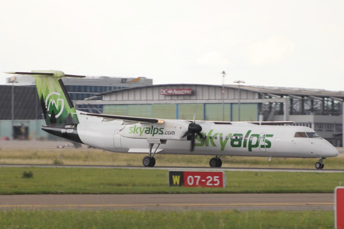 9H-SOP          De Havilland DASH 8-400 ○<br />Sky Alps