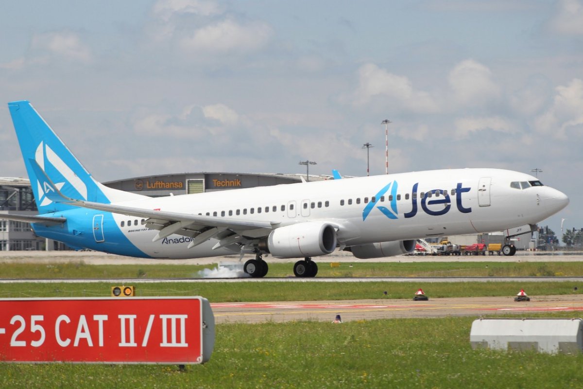 TC-JFF         737-8F2(WL)       AJet