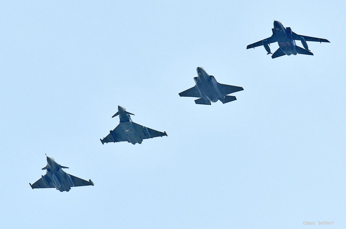 46+52 F-026 31+06 138.jpg