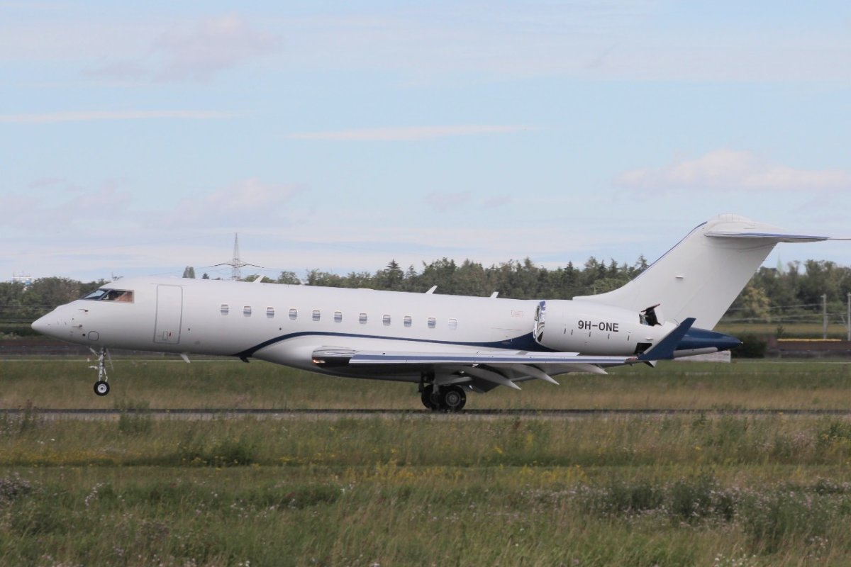 9H-ONE Bombardier Global 5000 Avcon Jet