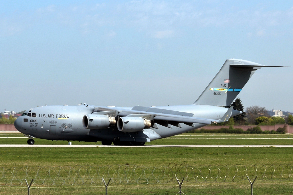 06-6165  Boeing C-17A Globemaster III  US Air Force (USAF).JPG