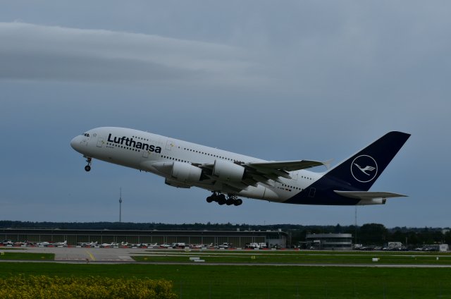 D-AIMK A380-841