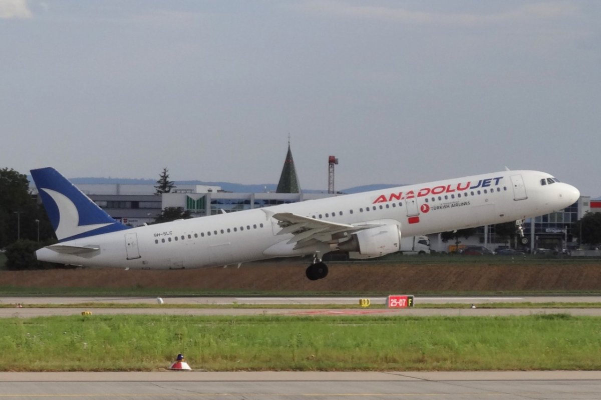 9H-SLC        A321-211        AJet