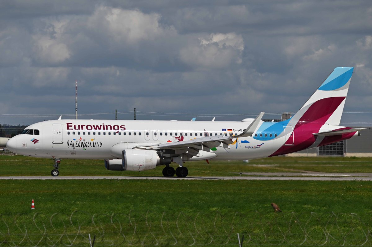 D-AEWP Eurowings Airbus A320-214.JPG
