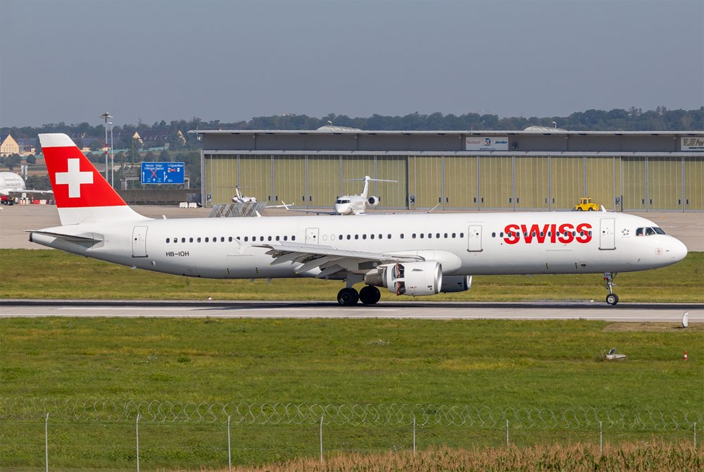 Swiss / HB-IOH / 	Airbus A321-111