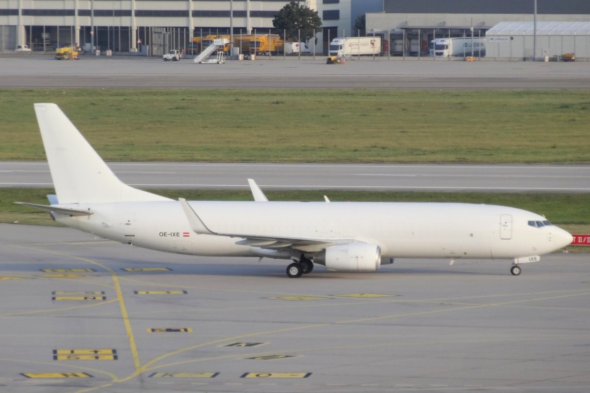 OE-IXE       737-8A5(BCF)      ASK Airlines