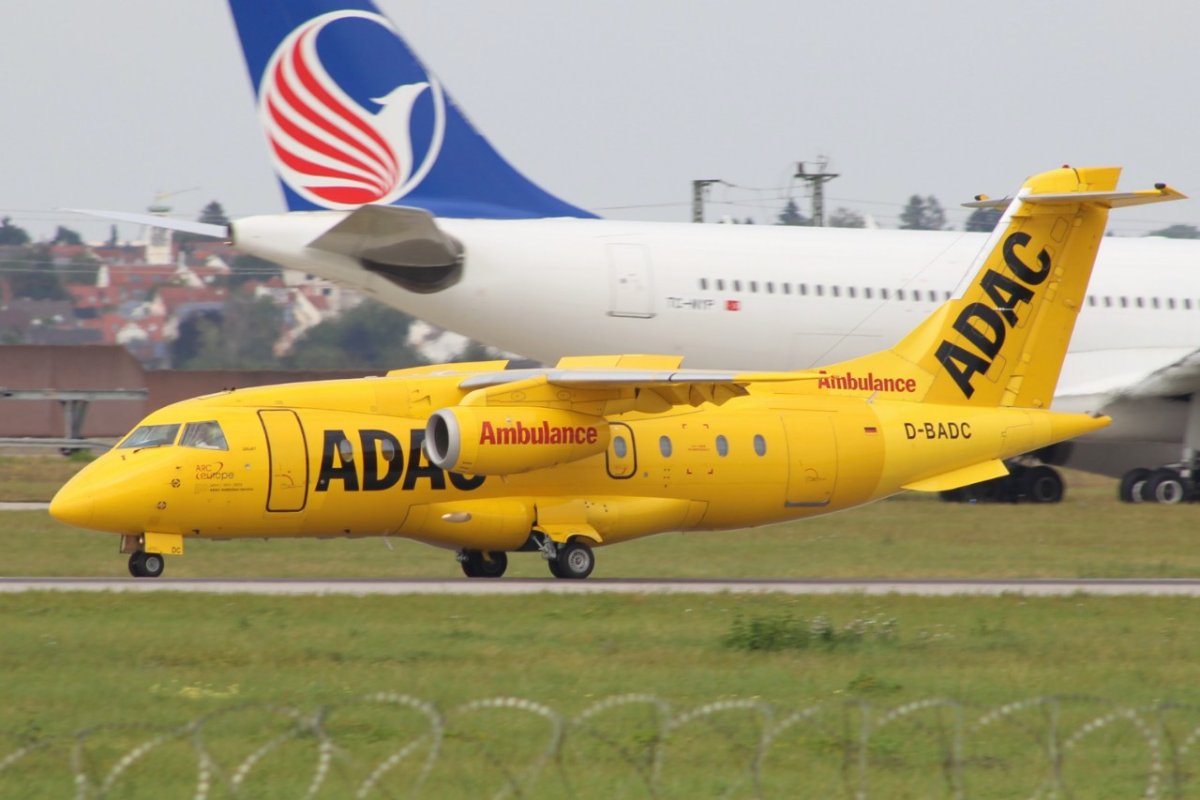 D-BADC         Dornier 328-310        ADAC