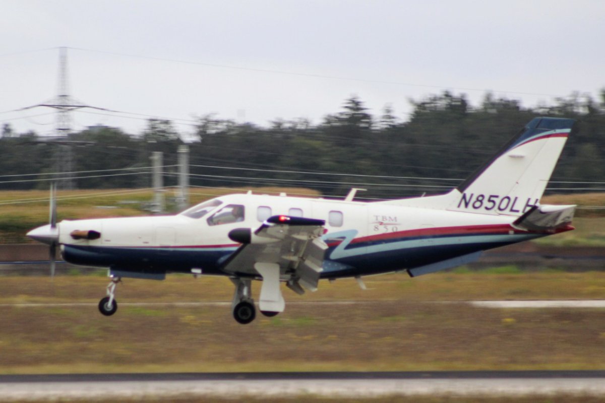 N850LH          SOCATA TBM-850