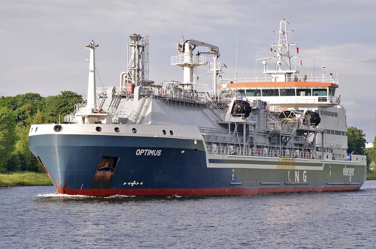 OPTIMUS (9870472).jpg