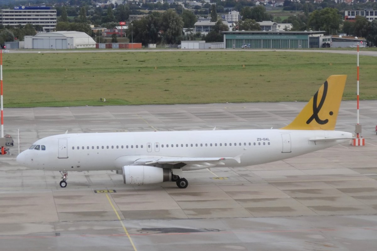 ZS-GAL            A320-214            Lift