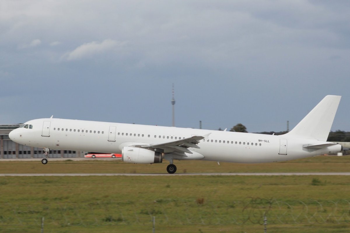 9H-SLL         A321-231          SmartLyxn Malta