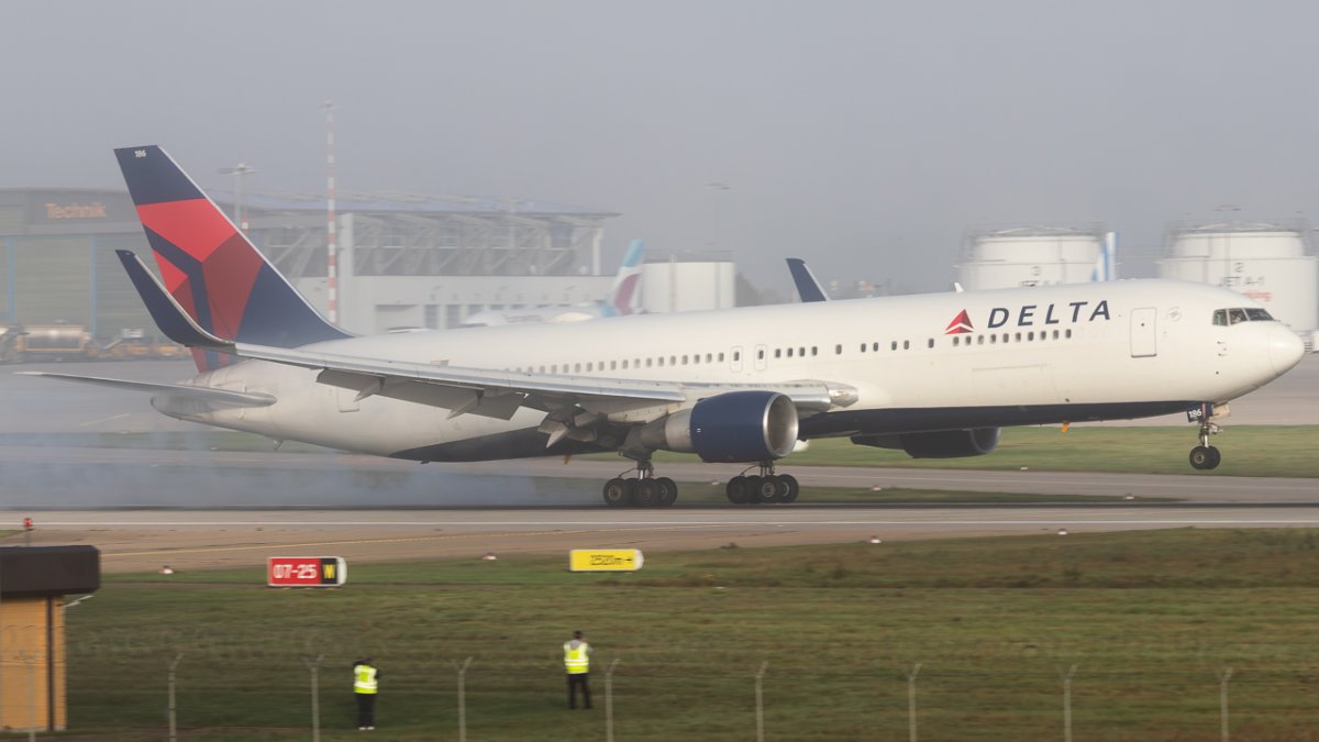 N186DN Boeing 767-332ER(WL) Delta Air Lines