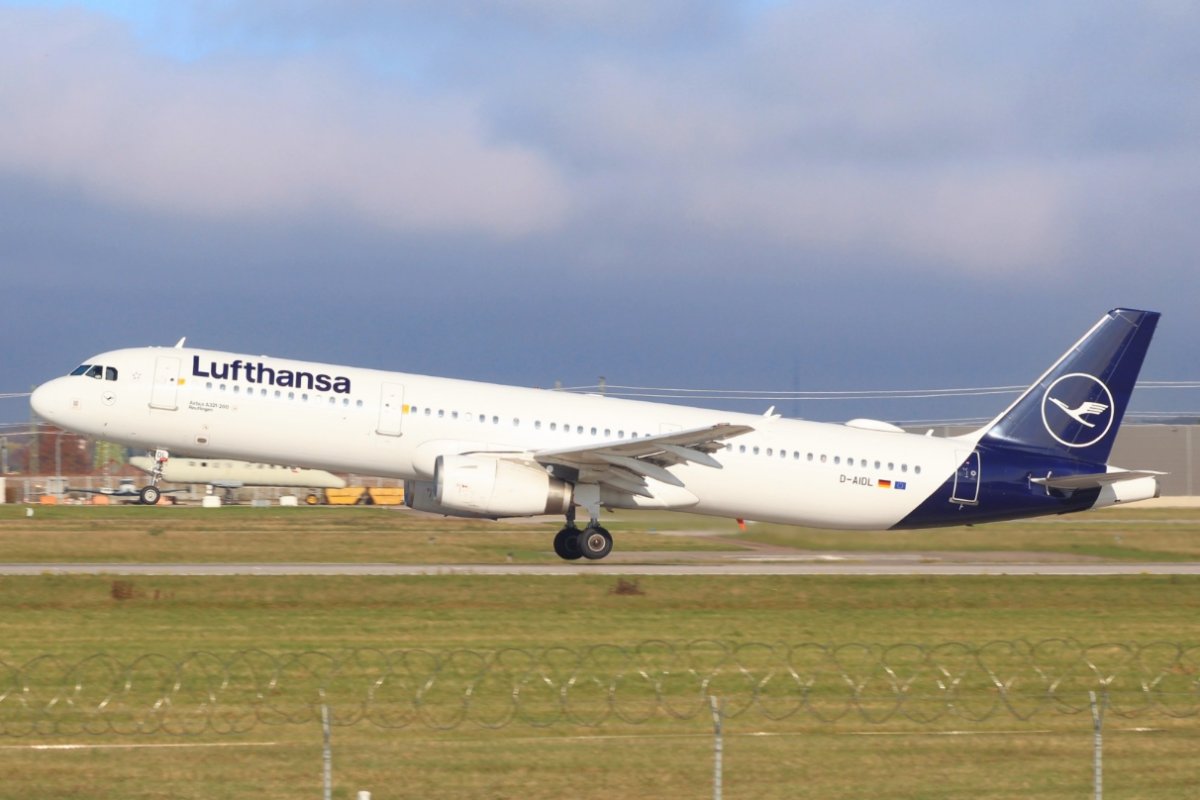 D-AIDL        A321-231        Lufthansa