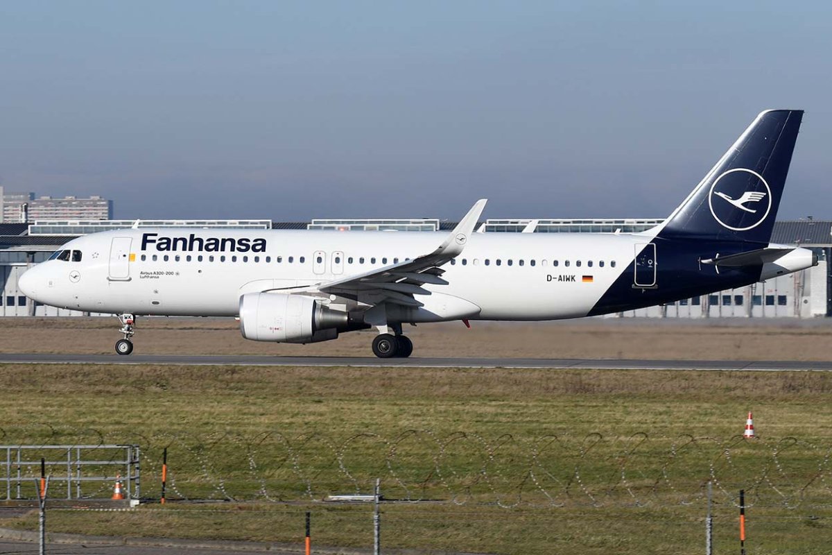 D-AIWK .jpg