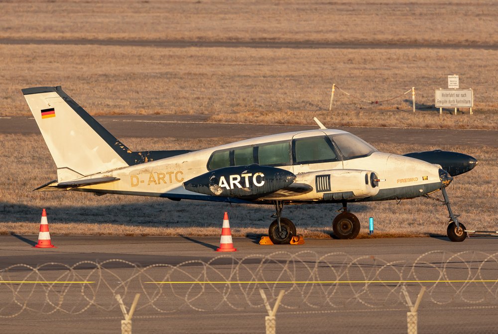 Private / D-ARTC / Cessna 320 Skyknight