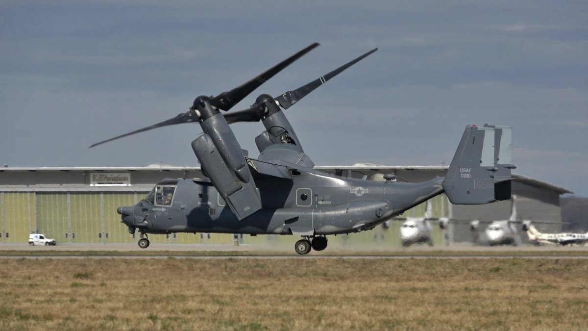 Plane Spotting 144 3-01~01.jpg