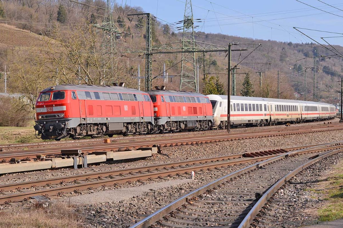 218 411-7 218 414-1 IC2012.jpg