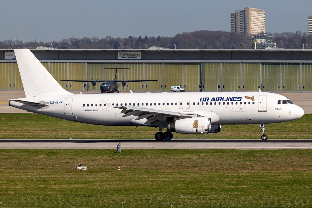 UR Airlines (BH Air) / LZ-BHM / Airbus A320-232