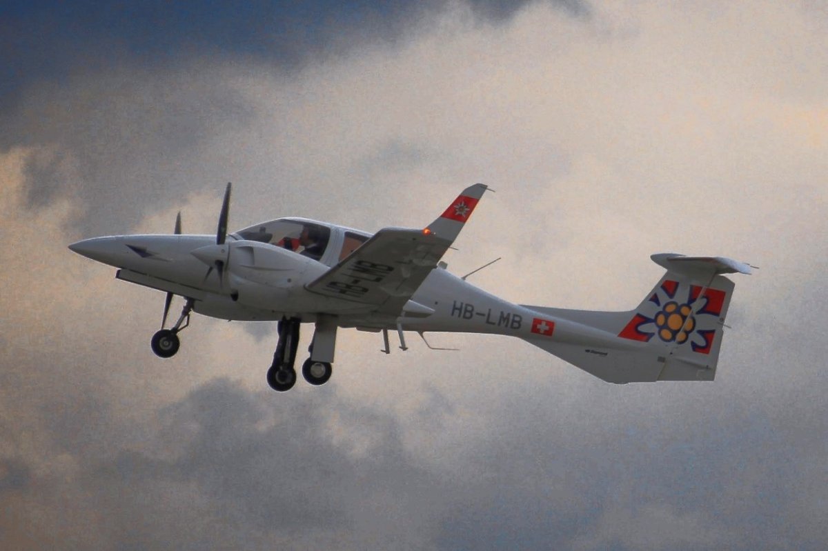 HB-LMB Diamond DA42 NG Twin Star