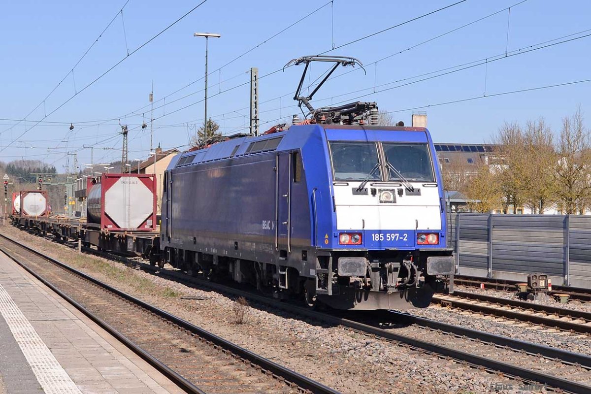 185 597-2.jpg